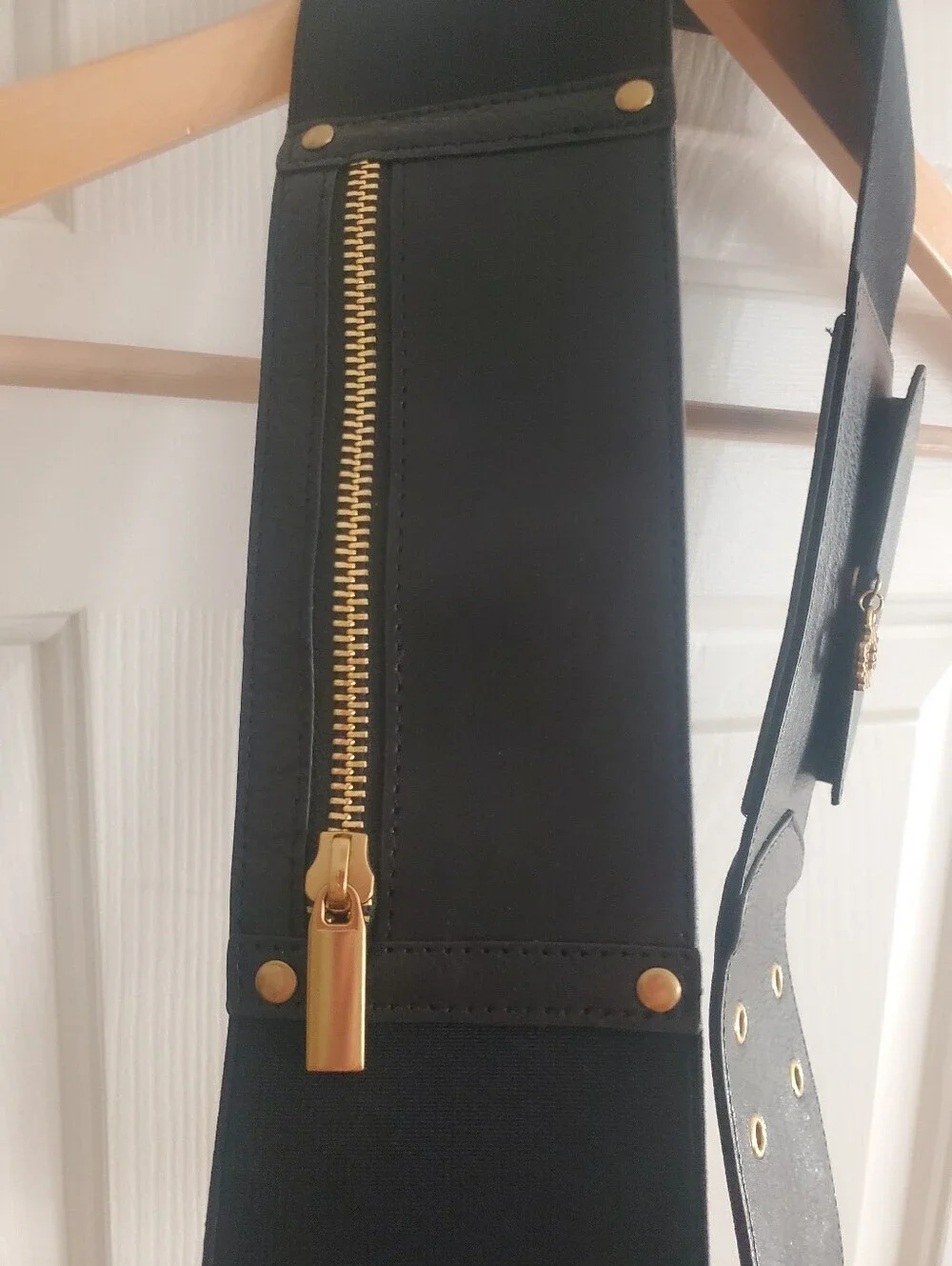 White House Black Market (WHBM) Leather & Elastic Utility Belt Size Small